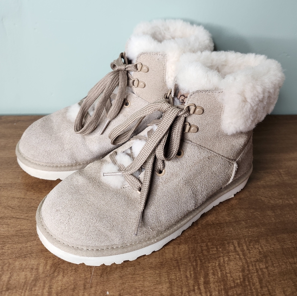 UGG Classic Alpine Lace Up Shearling Boots Women’s Size 8